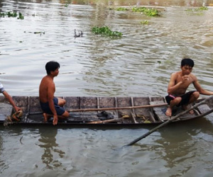 Tìm thấy thi thể bé gái 4 tuổi rơi xuống sông