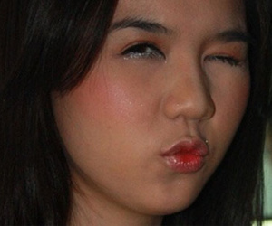 Lộ thêm ảnh "chưa từng thấy" tố cáo nhan sắc thật Ngọc Trinh