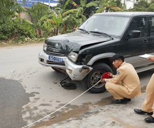 Xe biển xanh đâm chết thai phụ 8 tháng