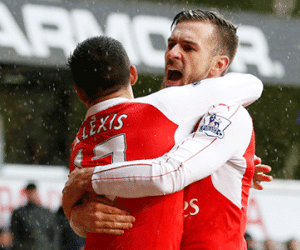 10 người Arsenal kiên cường cầm chân Tottenham