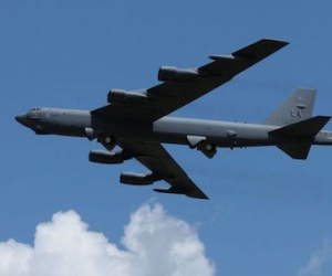 Mỹ tung siêu máy bay ném bom B-52 huỷ diệt IS