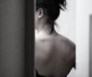 Chụp ảnh khỏa thân, tống tiền người tình đã có chồng