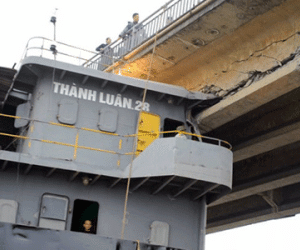 Phó Thủ tướng chỉ đạo khắc phục vụ tàu đâm va cầu An Thái