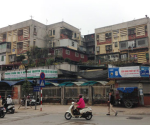 Chung cư nát đắt hơn penhouse: Khóc trên "đống tiền"