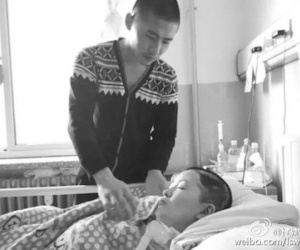 Gã trai giả vờ chăm sóc bạn gái hôn mê để che giấu bản chất quỷ dữ