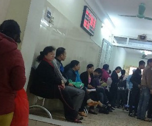 Khốn khổ khám ung thư: Chờ 1 giờ, khám... 3 phút