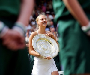 Sharapova - hồng nhan bạc phận