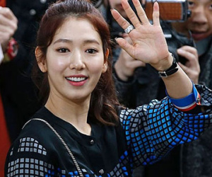 Park Shin Hye & "Mỹ nhân ngư" hội ngộ tại show diễn Chanel