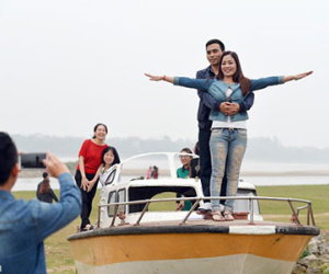 "Công viên đồng nát" thu hút giới trẻ Hà thành