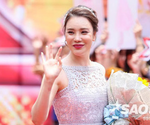 Hồ Quỳnh Hương rạng ngời trong buổi ghi hình của X- Factor