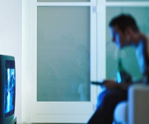 Sốc nặng vì vợ chết 2 năm bỗng xuất hiện trên truyền hình