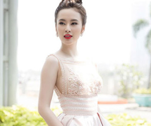 Angela Phương Trinh: "Nếu tôi ngoan từ đầu, chắc giờ được nhiều hơn"