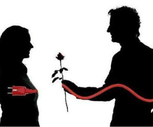 Con gái "đắng lòng" vì tình cũ quay sang có con với ...mẹ ruột