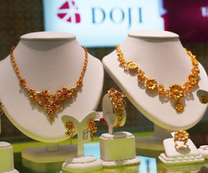 Vàng SJC rớt giá mạnh