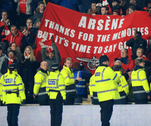 Arsene Wenger: "Tôi phải là Chúa thì mới thỏa mãn được CĐV Arsenal"