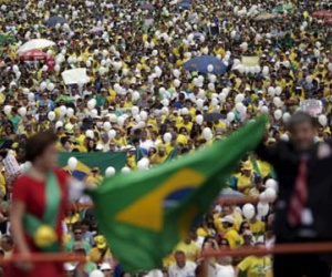 1,4 triệu người Brazil biểu tình đòi tổng thống từ chức