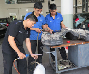 Xăng A95 của Petrolimex lại bị tố "phá" xe