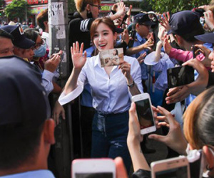 Fan Việt trèo cây, leo nóc nhà ngắm T-ara