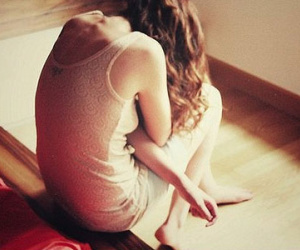 Chồng dẫn tình cũ về nhà ân ái khi tôi đi vắng