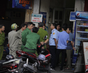 Chủ quán nước lấn vỉa hè, chống đối cơ quan chức năng