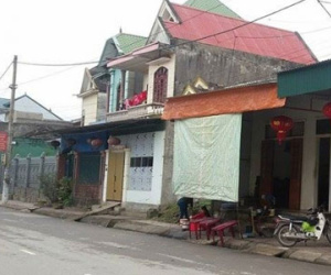 Dì ghẻ bóp cổ con chồng tử vong rồi tạo hiện trường giả