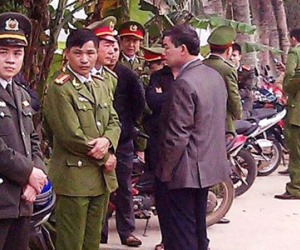 Phó trưởng Công an xã bị kẻ say rượu đâm chết