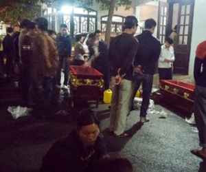 Đau đớn nhận thi thể 2 mẹ con vụ nổ Văn Phú