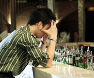 Có tình cảm với cô gái khác vì người yêu kiểm soát quá chặt