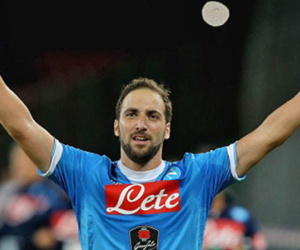M.U sẽ có Higuain nếu bổ nhiệm… Mourinho