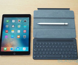 Apple ra mắt iPad Pro 9,7 inch giá từ 599 USD