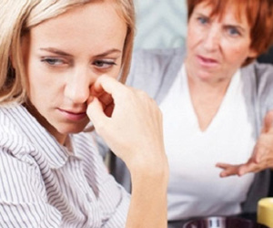 Sau đêm tân hôn, mẹ chồng hùng hổ dắt con dâu trả về "nơi sản xuất"