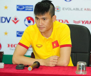 Công Vinh: "HLV Hữu Thắng không ưu ái cầu thủ SLNA"