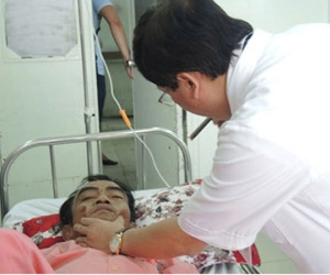Ông Huỳnh Văn Nén bị ảnh hưởng khả năng nói sau chấn thương sọ não