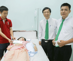Nam tài xế giúp sản phụ “vượt cạn” trên taxi