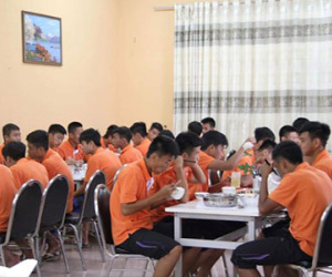 Tâm linh trong thể thao: Thua vì cầu thủ lỡ... ăn mắm tôm