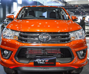Toyota trình làng Hilux Revo TRD Sportivo 2016