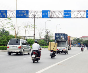Đề nghị điều chỉnh biển báo giao thông trên 3 tuyến đường trọng điểm Thủ đô