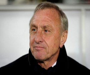 Hà Lan tưởng niệm huyền thoại Johan Cruyff ở trận gặp Pháp