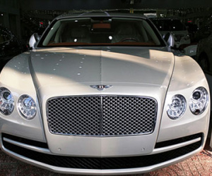 Hàng hiếm Bentley Flying Spur V8 giá 13 tỷ ở Việt Nam