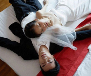Oái oăm đêm tân hôn không đúng nghĩa vì ôm “nỗi buồn” khó nói
