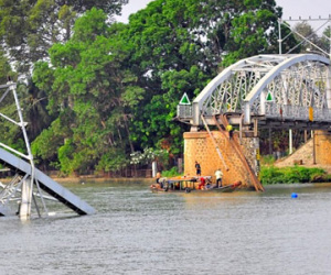 Bắt đầu trục vớt cầu Ghềnh