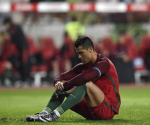 Ronaldo lại hỏng Penalty: Tháng đáng quên của CR7