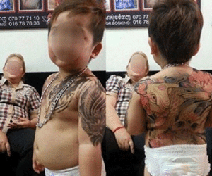 Xuất hiện cậu bé còn đóng bỉm đã xăm trổ như xã hội đen làm các mẹ "choáng váng"