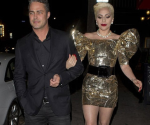 Lady Gaga tình tứ khoác tay hôn phu trong tiệc sinh nhật tuổi 30
