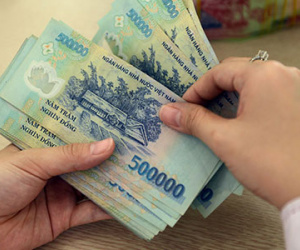 Vợ ăn đong từng bữa ôm chiếc hộp 6 ngăn tiền tỷ