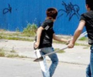 Bắt bảy thanh thiếu niên xông vào tiệm net chém người
