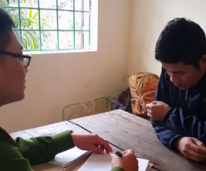 Clip: Cuộc hỏi cung tên trộm khống chế nữ sinh nằm yên trên giường