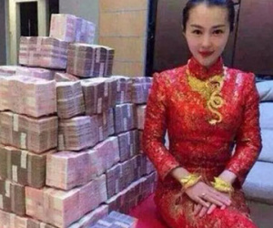 Cô dâu Trung Quốc khoe của hồi môn trăm tỷ