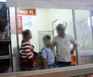 "Ngáo đá" vào trường tiểu học đòi bắt học sinh