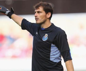 Thủ thành Casillas cân nhắc chia tay tuyển Tây Ban Nha